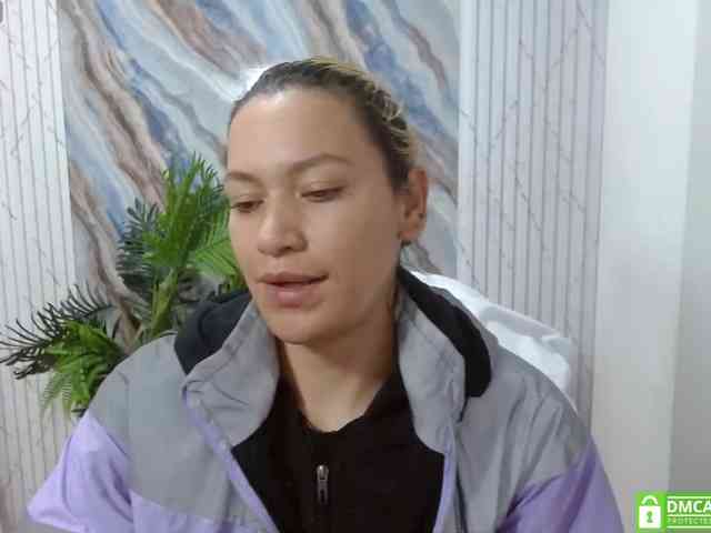alonddra-tay webcam