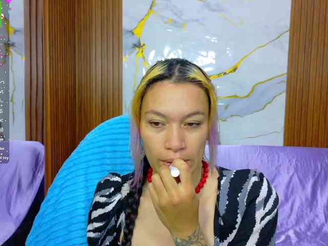 alonddra-tay webcam