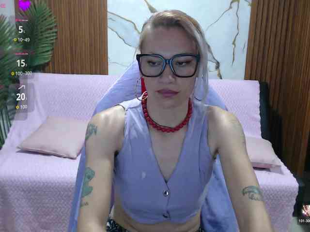 alonddra-tay webcam