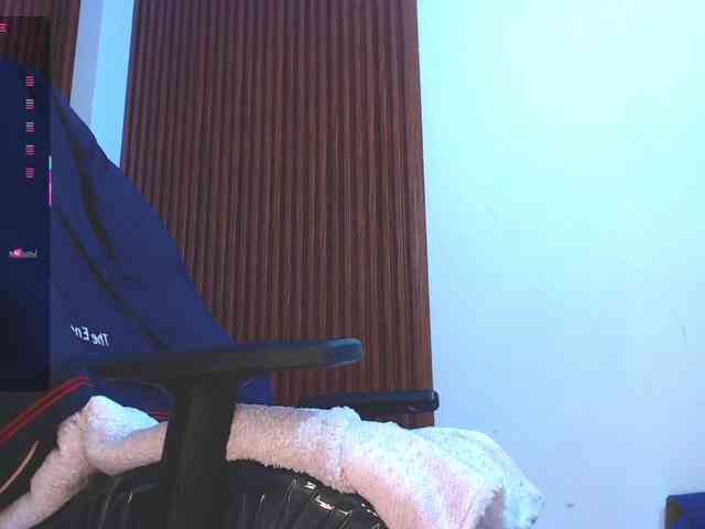 alonddra-tay webcam
