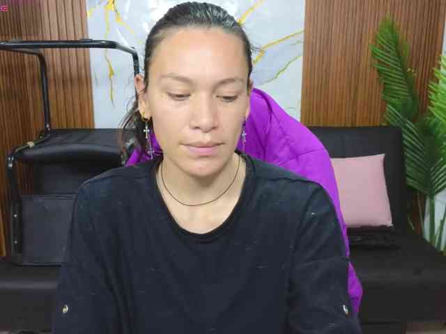 alonddra-tay webcam