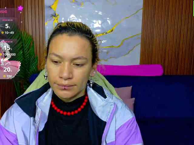 alonddra-tay webcam