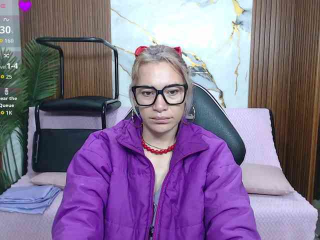 alonddra-tay webcam