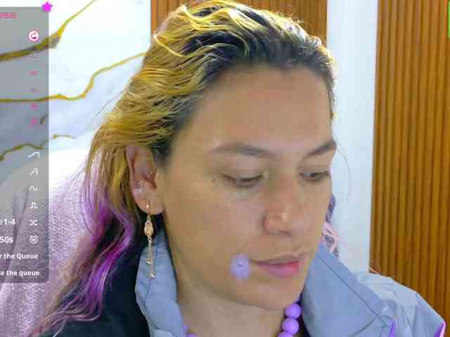 alonddra-tay webcam