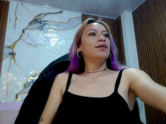 alonddra-tay webcam