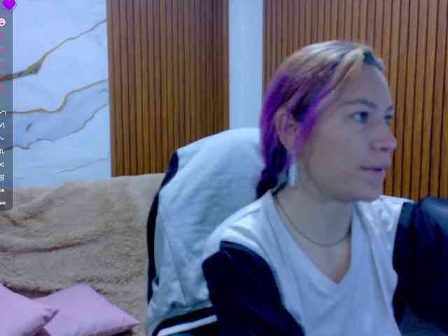 alonddra-tay webcam