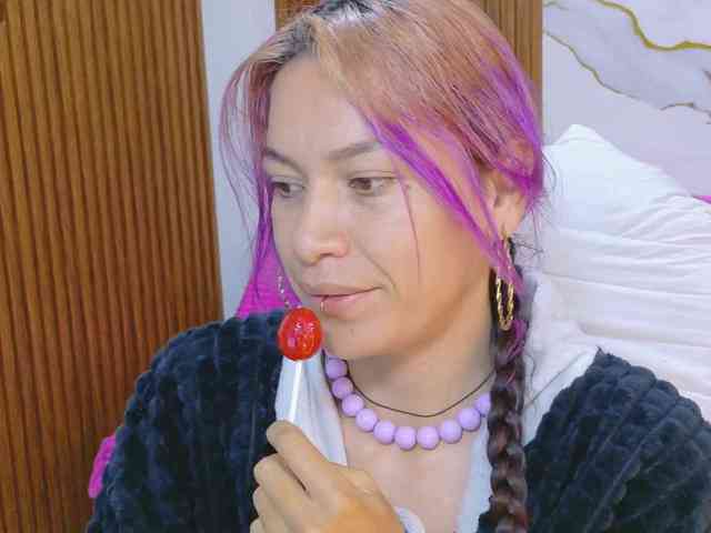 alonddra-tay webcam