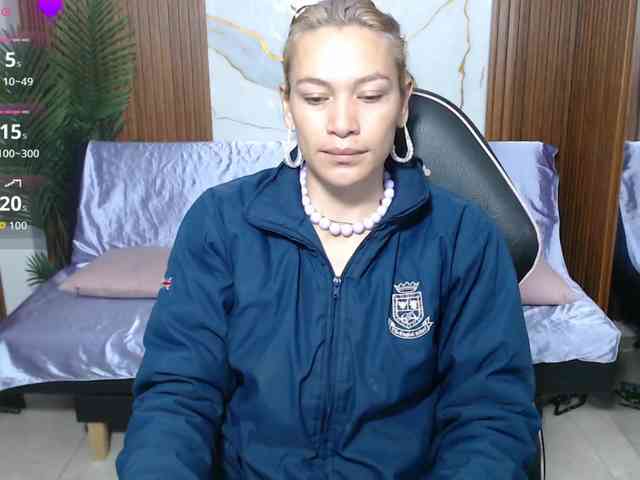 alonddra-tay webcam