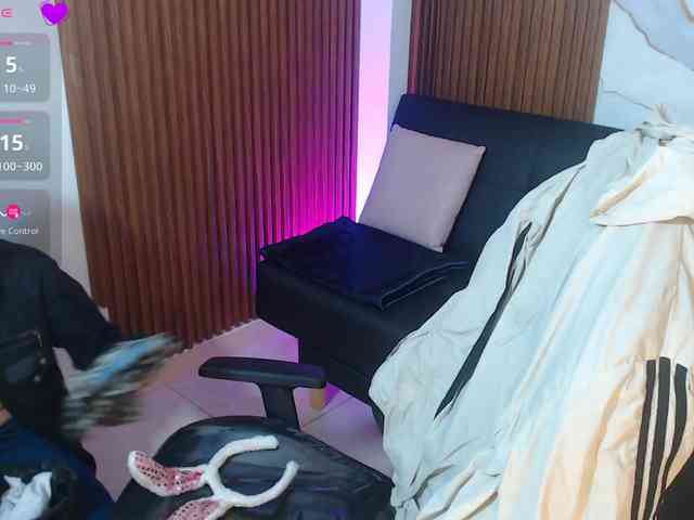 alonddra-tay webcam