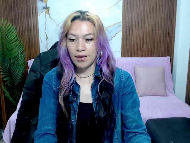 alonddra-tay webcam