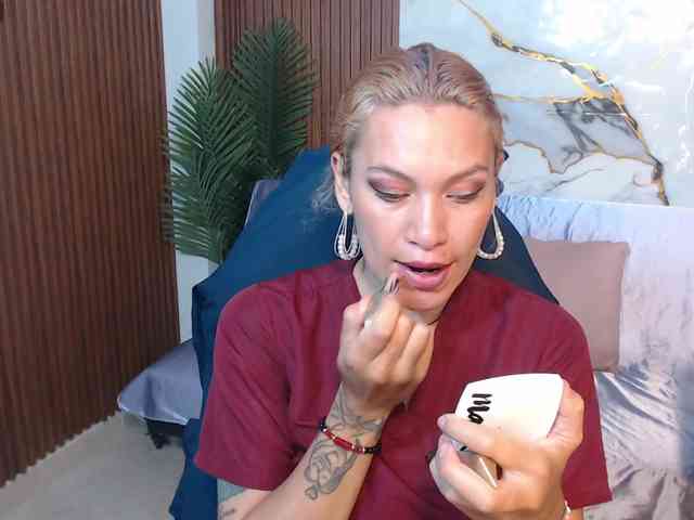 alonddra-tay webcam