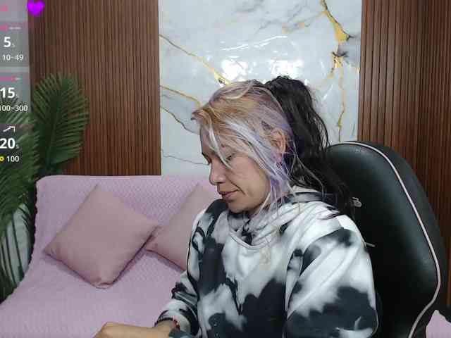 alonddra-tay webcam