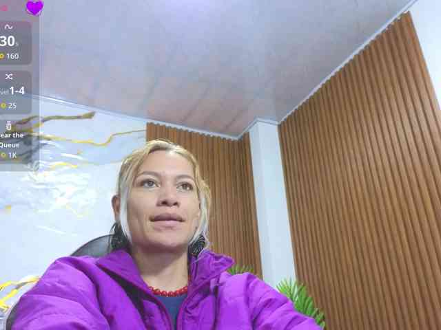 alonddra-tay webcam