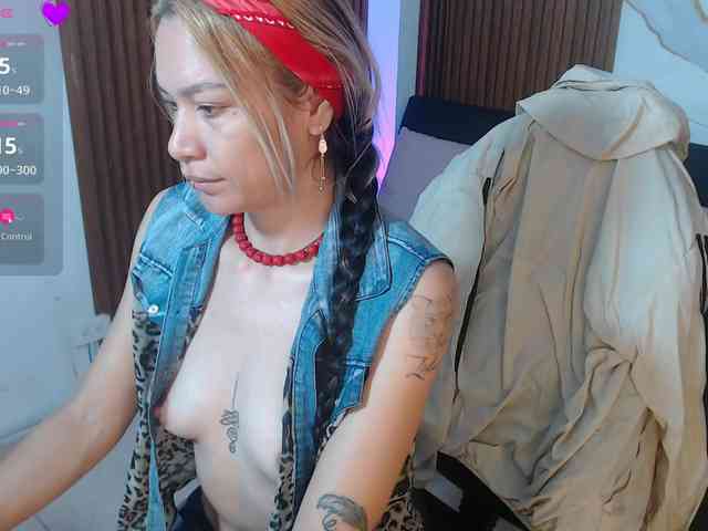 alonddra-tay webcam