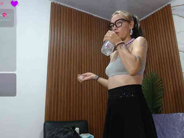 alonddra-tay webcam