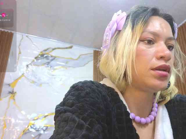 alonddra-tay webcam