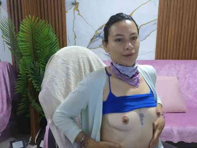 alonddra-tay webcam