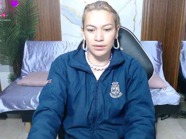 alonddra-tay webcam