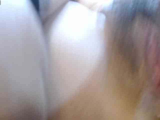 alonddra-tay webcam