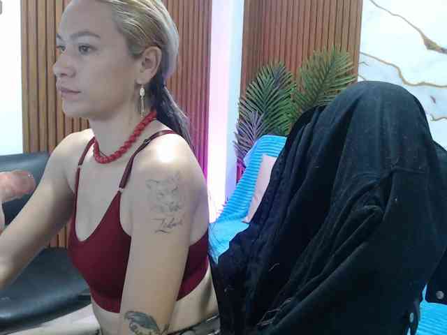 alonddra-tay webcam