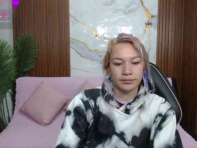 alonddra-tay webcam