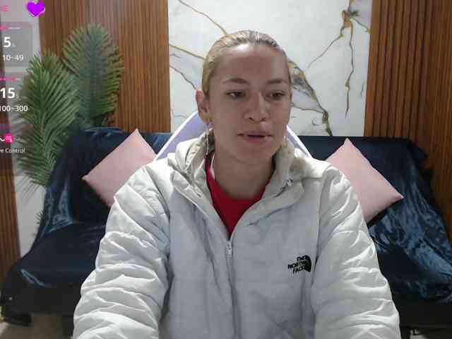 alonddra-tay webcam