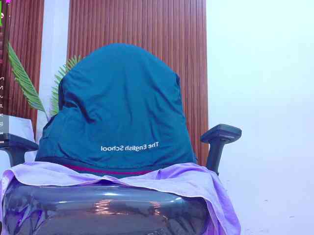 alonddra-tay webcam