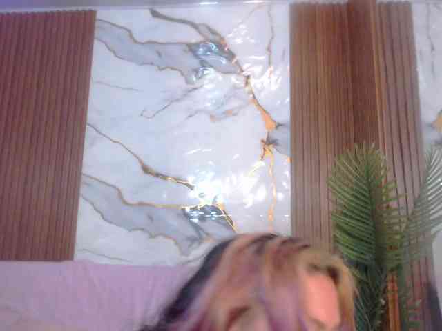 alonddra-tay webcam
