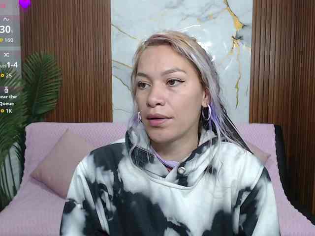 alonddra-tay webcam