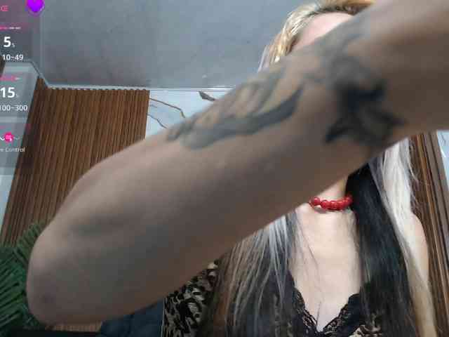 alonddra-tay webcam
