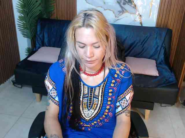 alonddra-tay webcam