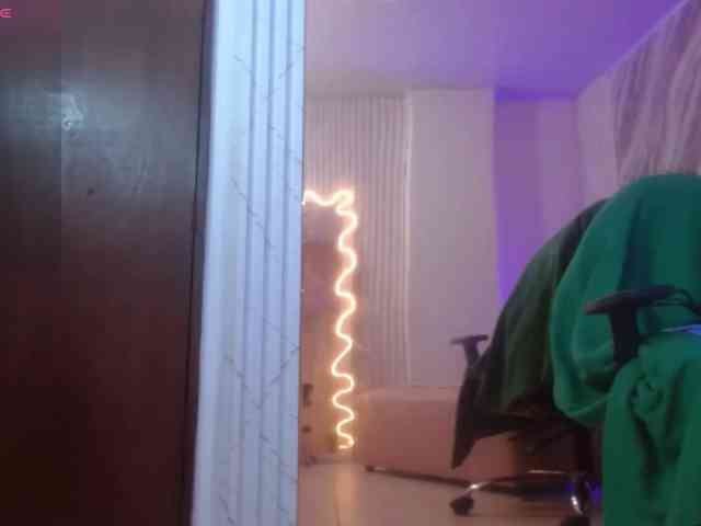 alonddra-tay webcam
