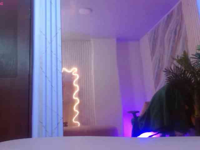 alonddra-tay webcam