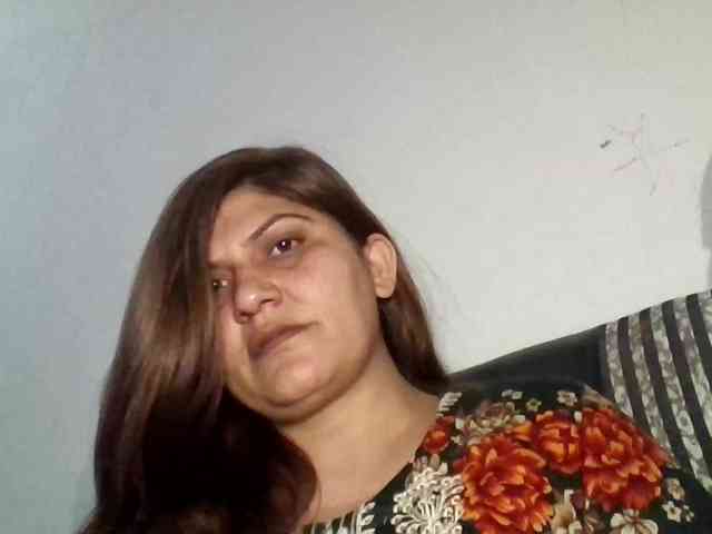 Acest model este live acum. LolaAve