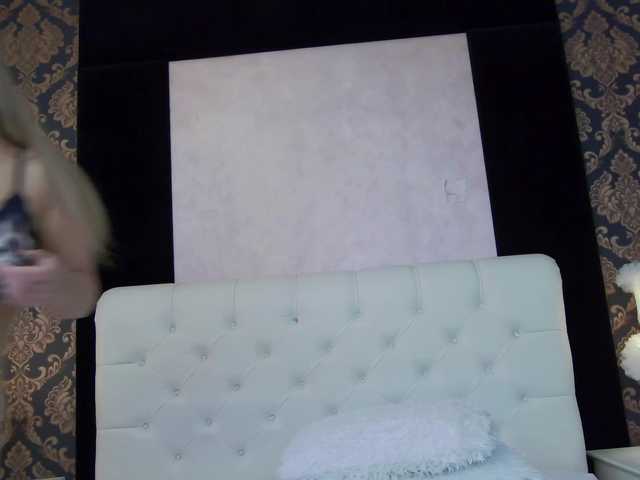 Mari-Lou live cam