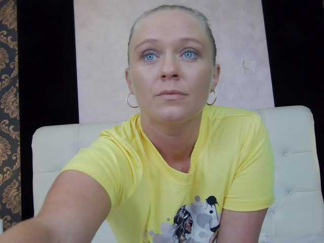 Mari-Lou live cam on BongaCams