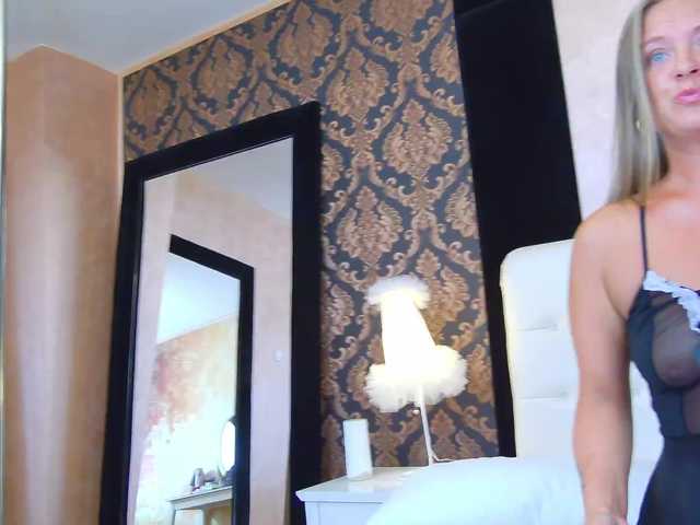 Mari-Lou live webcam show