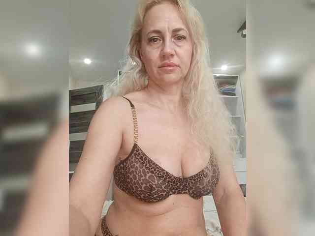 KissMiSveet1234 webcam