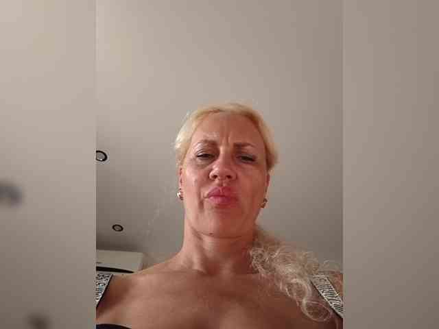 KissMiSveet1234 webcam