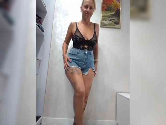 KissMiSveet1234 webcam