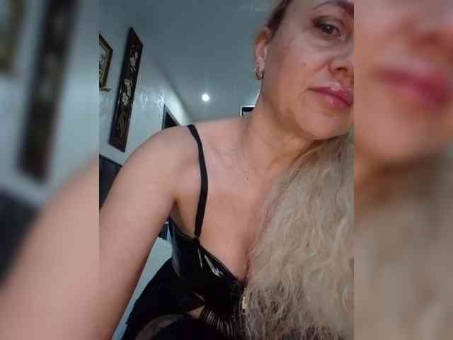KissMiSveet1234 webcam