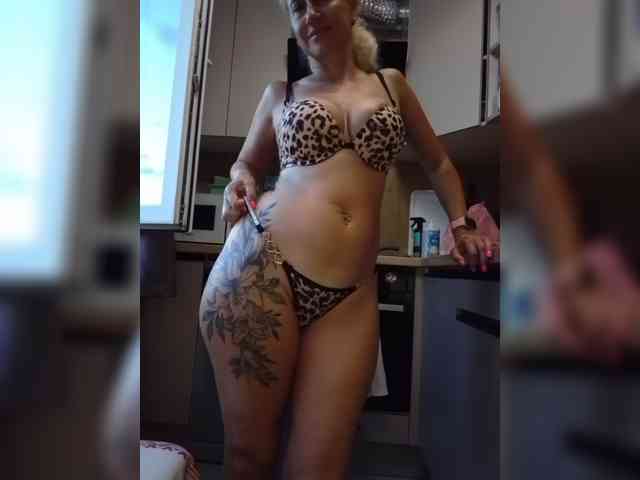 KissMiSveet1234 webcam