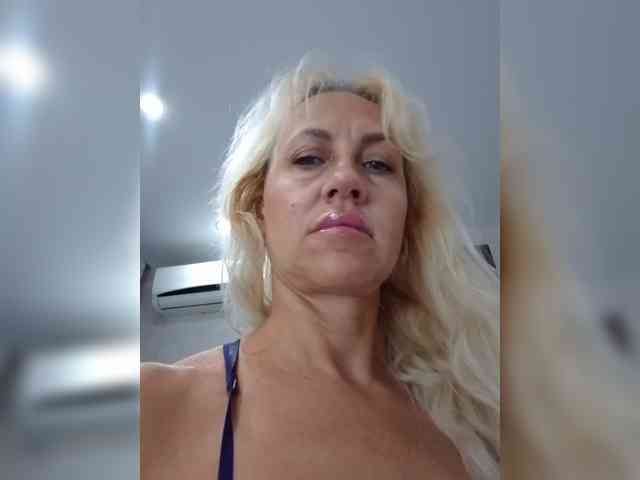 KissMiSveet1234 webcam