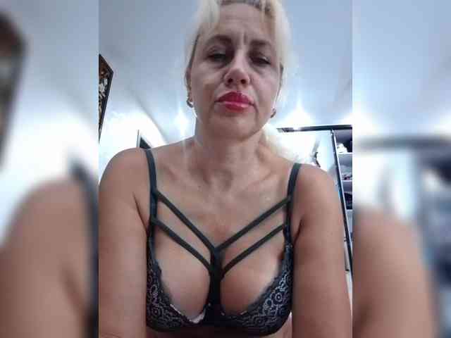 KissMiSveet1234 webcam