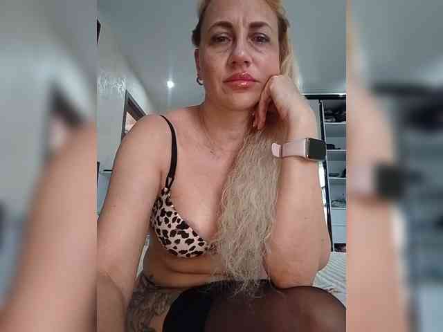 KissMiSveet1234 webcam