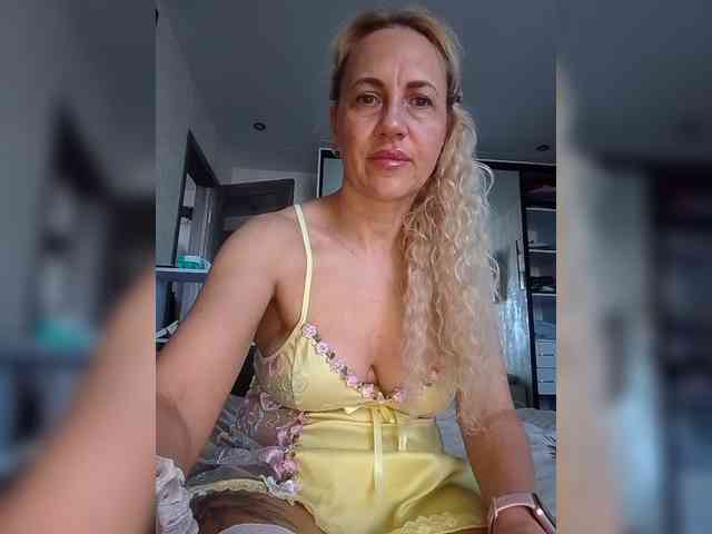 KissMiSveet1234 webcam