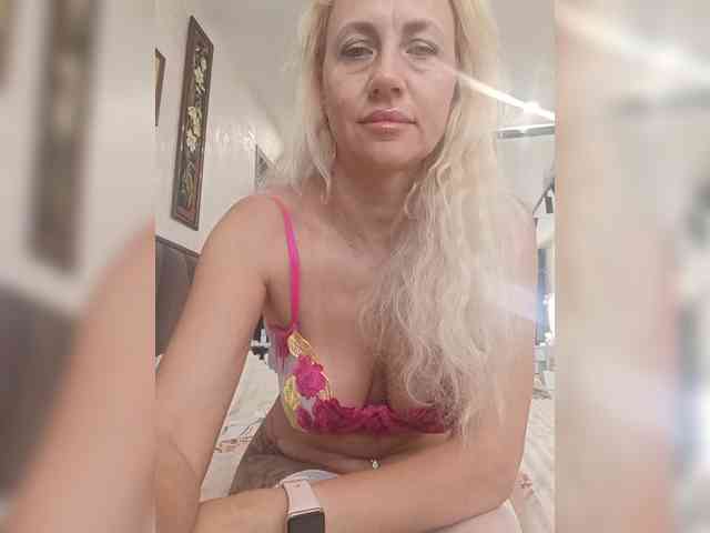 KissMiSveet1234 webcam