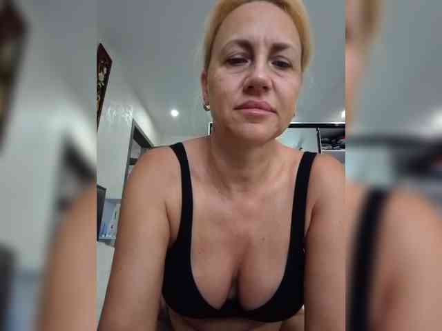 KissMiSveet1234 webcam