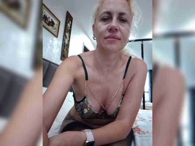 KissMiSveet1234 webcam