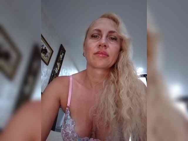 KissMiSveet1234 webcam